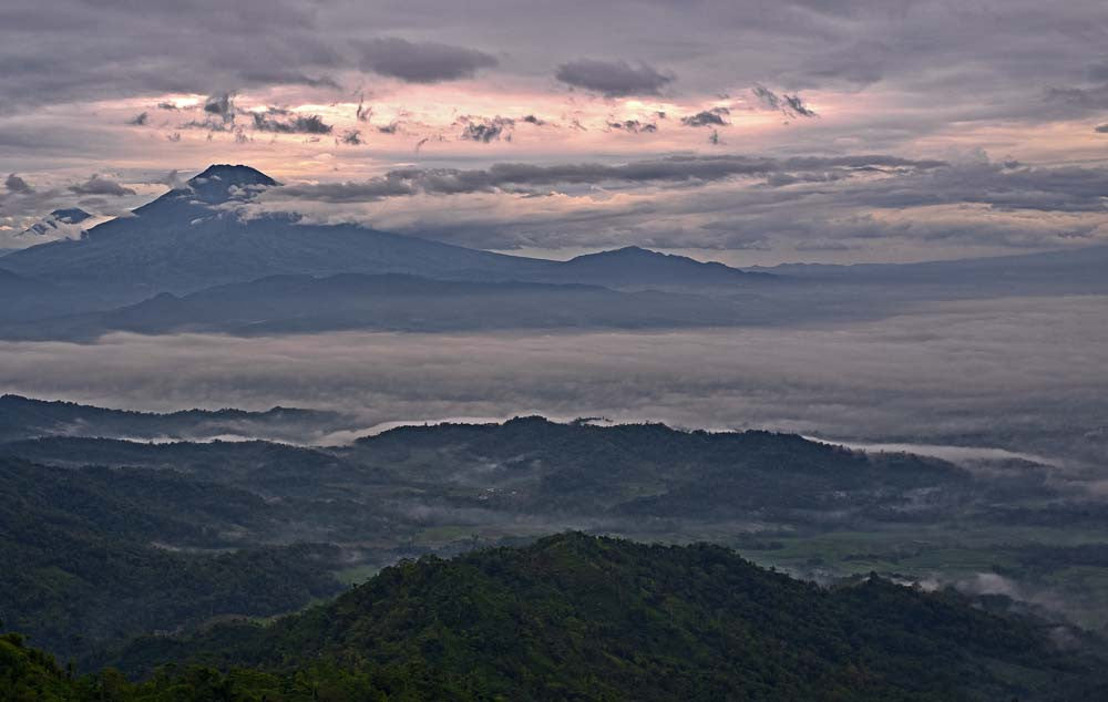 Go with the Sun to Borobudur & Prambanan in 1 Day